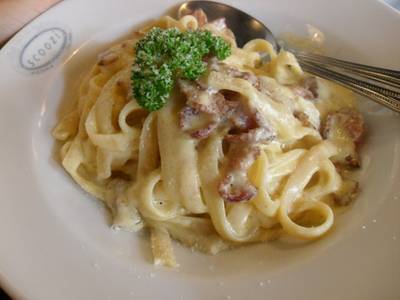 สปาเกตตี้ ที่ ร้านอาหาร Scoozi สุรวงศ์