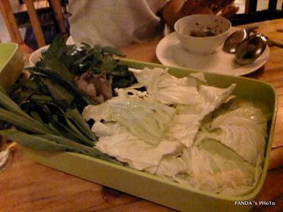 ร้านอาหาร แจ่วฮ้อน (ท่าขอนยาง)