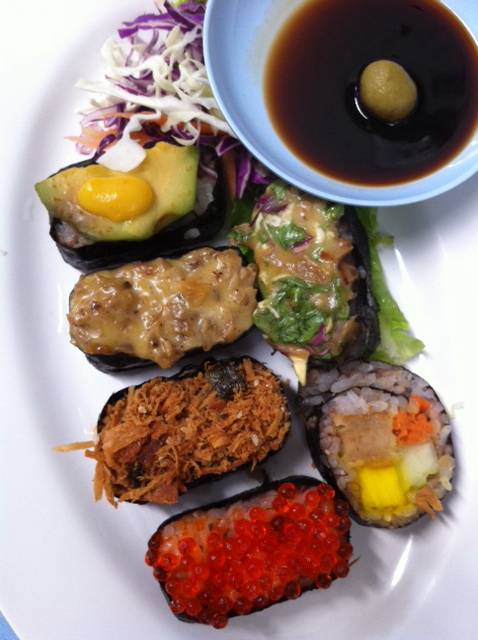 ข้าวปั้น ที่ ร้านอาหาร บ้านสวนไผ่สุขภาพ