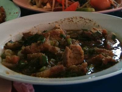 ส้มตำป้าแดง สามย่าน  ที่ ร้านอาหาร ส้มตำป้าแดง สามย่าน (เจ๊แดง)