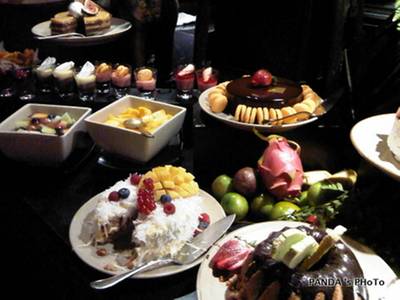 ริเวอร์ไซด์ เทอเรซ ที่ ร้านอาหาร Riverside Terrace