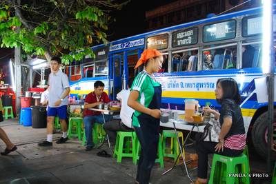 บะหมี่เกี๊ยว ที่ ร้านอาหาร บะหมี่เกี๊ยว หน้าปั๊มน้ำมันปิโตรนาส ลาดพร้าว