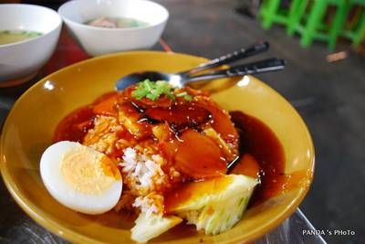 บะหมี่เกี๊ยว ที่ ร้านอาหาร บะหมี่เกี๊ยว หน้าปั๊มน้ำมันปิโตรนาส ลาดพร้าว