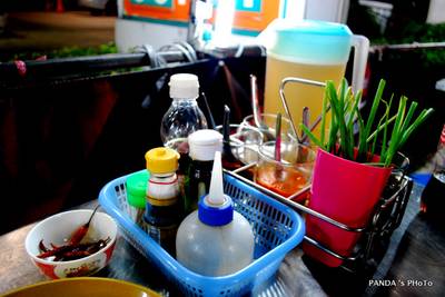 บะหมี่เกี๊ยว ที่ ร้านอาหาร บะหมี่เกี๊ยว หน้าปั๊มน้ำมันปิโตรนาส ลาดพร้าว