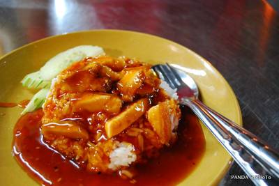 บะหมี่เกี๊ยว ที่ ร้านอาหาร บะหมี่เกี๊ยว หน้าปั๊มน้ำมันปิโตรนาส ลาดพร้าว