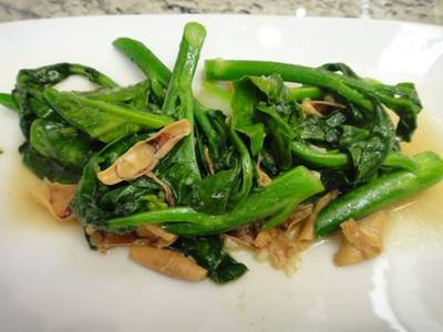 คะน้าผัดกับปลาหมึกแห้ง ที่ ร้านอาหาร Hongmin ฮองมิน เซ็นทรัลปิ่นเกล้า