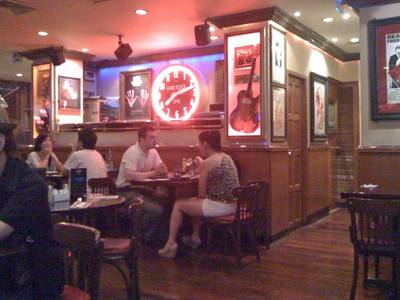 ในร้าน ที่ ร้านอาหาร Hard Rock Cafe Bangkok