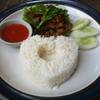 ข้าวหมูกระเทียม ที่ ร้านอาหาร สวนอาหารเศรษฐศิลป์