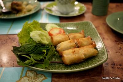 ร้านอาหาร เรือนรส