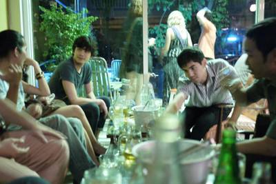 กรี๊ดดดด พี่ซันนี่ พี่เต๋อ ที่ ร้านอาหาร Goldies Bar