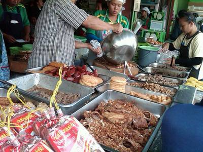 ไลน์หมูทอด ที่ ร้านอาหาร หมูทอดเจ๊จง หลังโลตัสพระราม 4