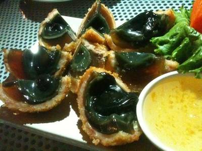 คนสวยใจดำ (ชื่อเมนูแปลกสุดๆ แต่อร่อย) ที่ ร้านอาหาร Indy Trees Bar By The Stories