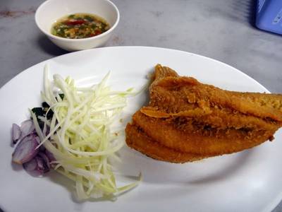 ปลาช่อนแดดเดียว ที่ ร้านอาหาร ติ๊กโภชนา