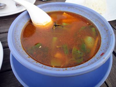 แกงป่าปลาเห็ดโคน ที่ ร้านอาหาร ปานเทวี ริเวอร์ไซด์ รีสอร์ท&สปา