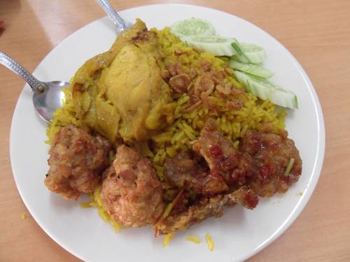 ข้าวหมกไก่.....ไม่น่าลอง(TT ^ TT) ที่ ร้านอาหาร ครัวสนามศุภ