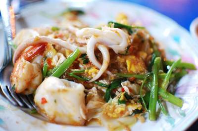 สุกี้ที่นี่ เค้าผสมน้ำจิ้มเองค่ะ สูตรเด็ดของทางร้าน อาหารเบาๆสำหรับมื้อเย็น ที่ ร้านอาหาร ร้านกระทะดัง