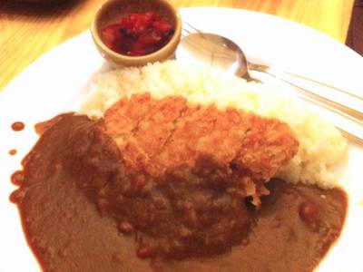 ข้าวหน้าแกงกะหรี่หมูชุปแป้งทอด รสชาติจัดจ้านหอมเครื่องเทศเย้ายวนใจจริงๆ ที่ ร้านอาหาร Gyudon Express