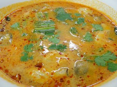 ต้มยำกุ้งน้ำข้น ที่ ร้านอาหาร รุ่งโรจน์โภชนา