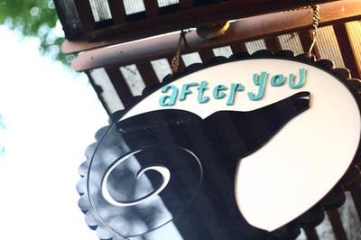 ป้ายร้านเด่นเป็นสง่าค่ะ ที่ ร้านอาหาร After You Dessert Cafe J Avenue