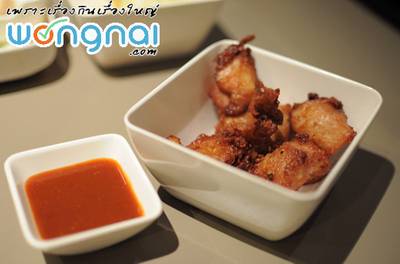 ไก่ทอด อร่อยใช้ได้ไม่มันเยิ้มได้เนื้อๆดีไม่ใช่มีแต่หนัง ที่ ร้านอาหาร Yuu Jung Paradise park