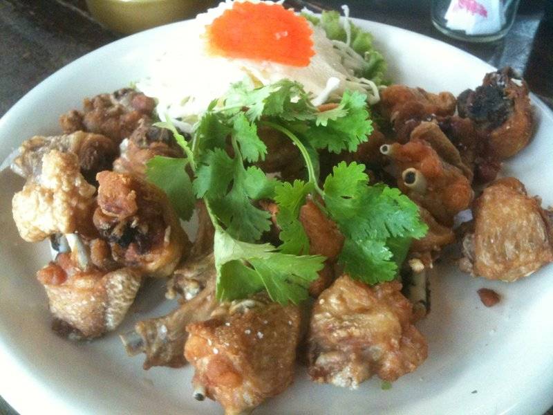 ไก่ทอดเกลือ ที่ ร้านอาหาร The Front Page