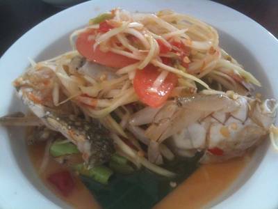 ส้มตำปูม้า ที่ ร้านอาหาร ตำมั่ว ลาดพร้าว 101