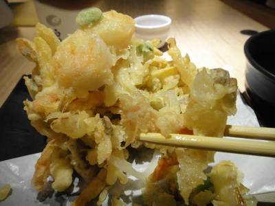 คากิ อาเงะ ที่ ร้านอาหาร Kazokutei Central ปิ่นเกล้า
