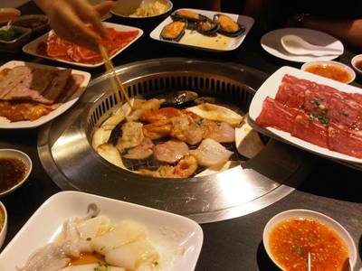 สั่งมาทุกอย่าง อร่อยมาก ที่ ร้านอาหาร KUMA YAKINIKU