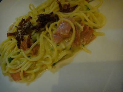 มาแล้วต้องสั่ง สปาเก็ตตี้คาโบลาน่า ที่ ร้านอาหาร poon poon