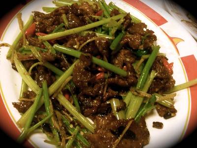 แพะผัดคึ่นฉ่าย ที่ ร้านอาหาร เล่าลี่หูฉลาม