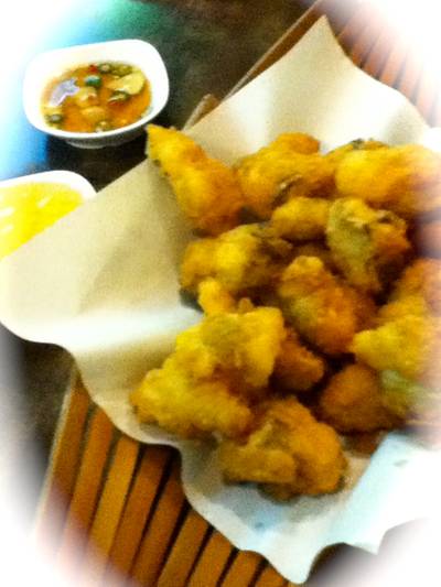 เห็ดชุบแป้งทอดกรอบ อร่อยถูกใจคนรักเห็ด ที่ ร้านอาหาร บ้านไม้น้ำ