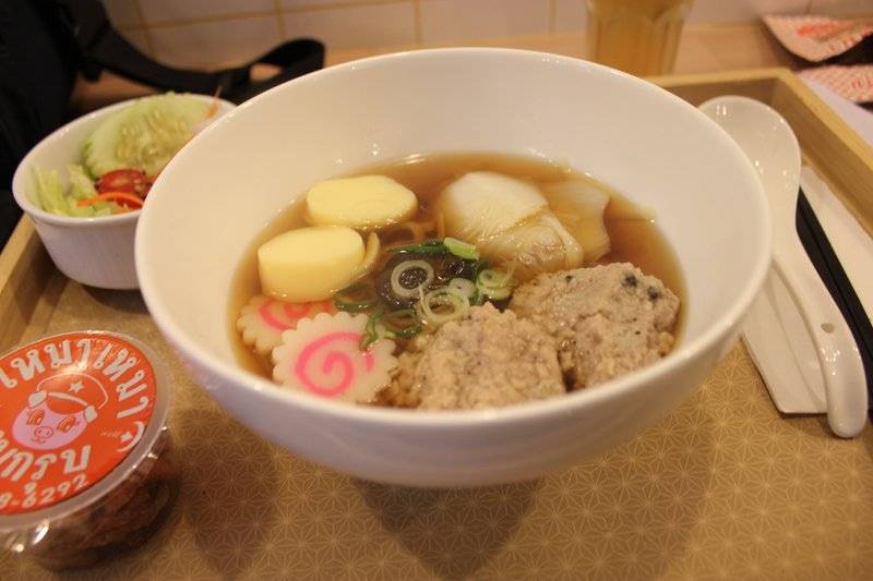 เซทก๋วยเตี๋ยวญี่ปุ่นหอมๆครับ^^ ที่ ร้านอาหาร ข้าว ยำ ตำ เตี๋ยว