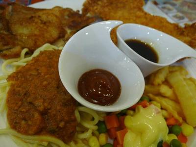 อันนี้แบบเซ็ทค่ะ  จะมีสปาเก็ตตี้รวมกะสเต็ก  โอ้ววว เยอะจัง |0| ที่ ร้านอาหาร XXL STEAKHOUSE