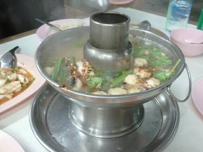 ต้มยำปลาคังอร่อยมากค่ะ ที่ ร้านอาหาร ร้านสมชัย เป็ดพะโล้ (โกเท้)