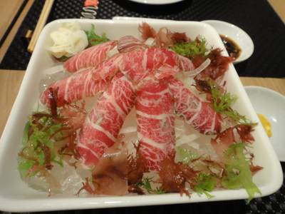 เนื้อม้าซาซิมิ ที่ ร้านอาหาร Honmono Sushi เซ็นทรัลชิดลม