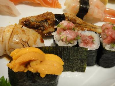 ชุดซูชิ ที่ ร้านอาหาร Honmono Sushi เซ็นทรัลชิดลม