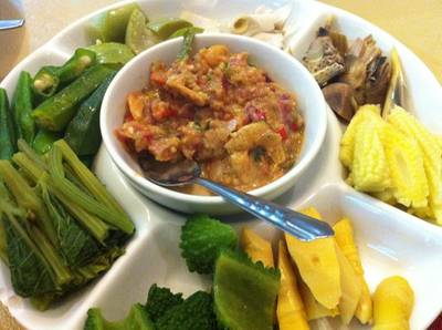 น้ำพริกกุ้งเสียบ ที่ ร้านอาหาร จันทน์หอม