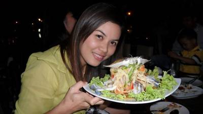ส้มตำปูม้าอร่อยมาก....ไปมา 2 ครั้งแล้วค่ะ ชอบมาก ที่ ร้านอาหาร ลัลลาบาย
