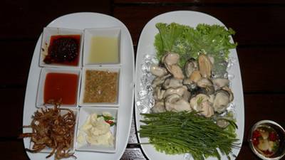 หอยนางรมทรงเครื่องก็สดอร่อยมากค่ะ ที่ ร้านอาหาร ลัลลาบาย
