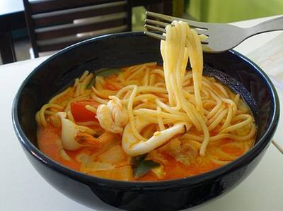 สปาเก๊ตตี้ต้มยำทะเล รสจัดจ้านมากกกก ลงตัวสุดๆ  ที่ ร้านอาหาร บ้านสปาเก๊ตตี้ บางแสน
