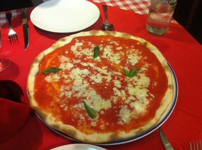 มาร์กาเรตต้าพิซซ่า ที่ ร้านอาหาร Caruso Italian Food