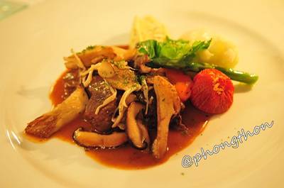 Braised beef cheek ที่ ร้านอาหาร Philippe