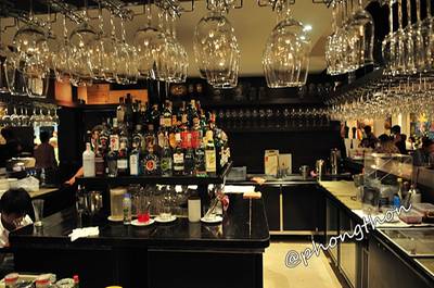 counter bar ที่ ร้านอาหาร BACCO Restaurant & Wine Bar