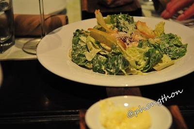 H & S Caesar salad ที่ ร้านอาหาร Hyde & Seek Gastro Bar