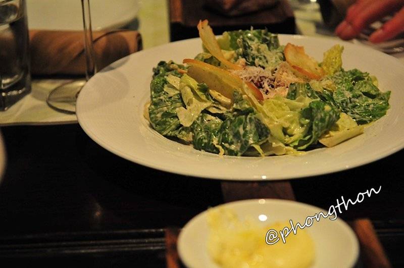 H & S Caesar salad ที่ ร้านอาหาร Hyde & Seek Gastro Bar
