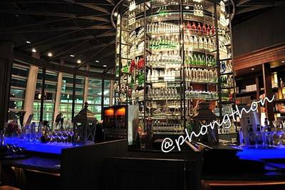 ภายในร้าน ที่ ร้านอาหาร Water Library Chamchuree Square
