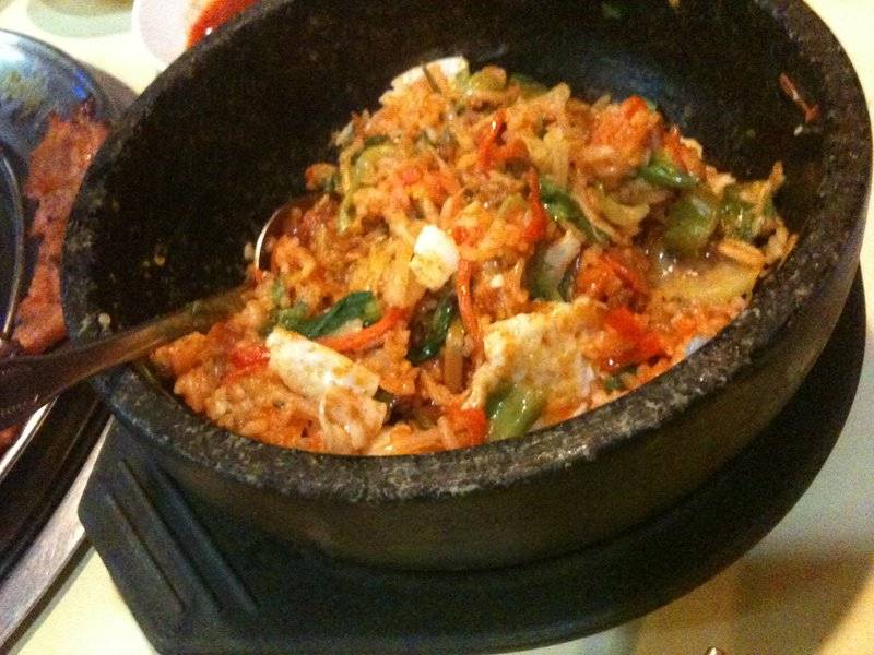 ข้าวยำร้อนหมู ที่ ร้านอาหาร Han Kook Kwan