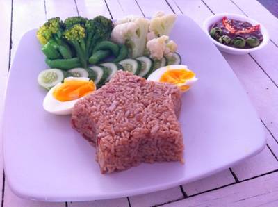 ข้าวผัดคลุกน้ำพริกกะปิ ที่ ร้านอาหาร Capitan Amigo