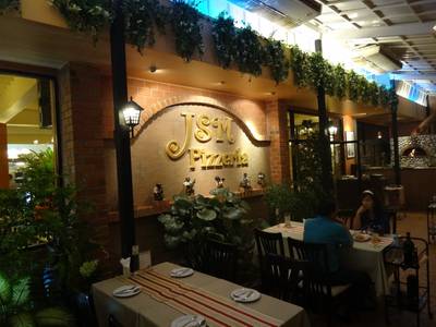 โซนหน้าร้าน ดูโรแมนติกทีเดียว ที่ ร้านอาหาร เจ เอส เอ็ม พิซเซอเรีย