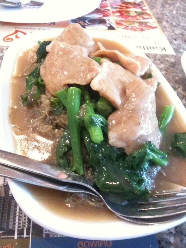 ราดหน้า!!!!!! ที่ ร้านอาหาร ไก่ทอง (ก๊ำไก๊ ไก่ทอง)